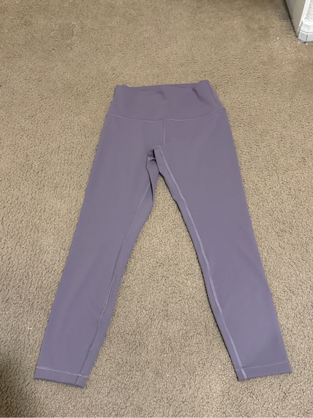 Lululemon Wunder Train High Riss Leggings 28” Inseam SZ 8 Violet Verbena